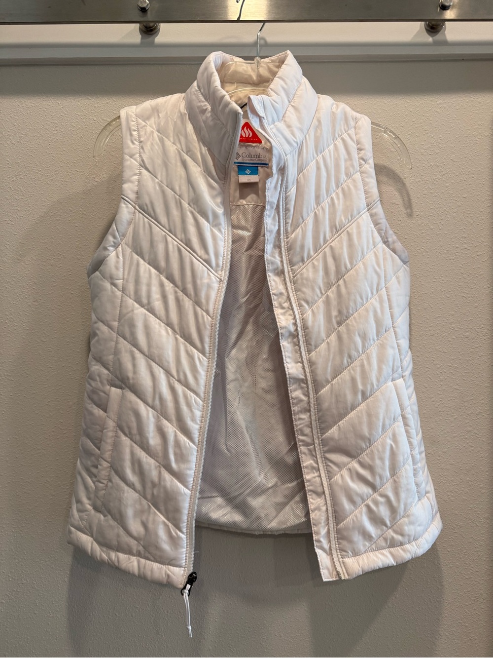 Columbia White Insulated Vest
